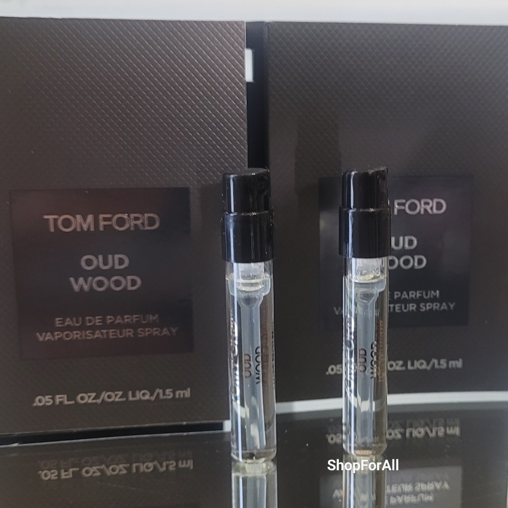 Tom Ford Oud Wood edp Perfume 2  Sample Card
